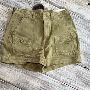 NWT, American Eagle highest rise 90’s boyfriend short, size 4